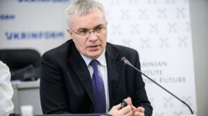 Законопроект об азартных играх фактически легализует игру в наперстки и гадание в общественных местах