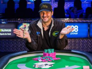 Famous‌ ‌poker player‌ ‌gave‌ ‌ $100‌ all, ‌who‌ he ‌met
