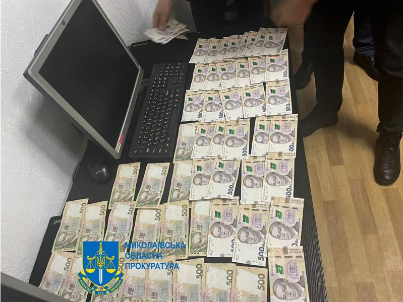обшук, онлайн-казино У правопорушників знайшли понад 200 тис. гривень готівкою