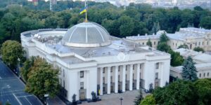 Джокера оголосили нардепом, але він виїхав з країни